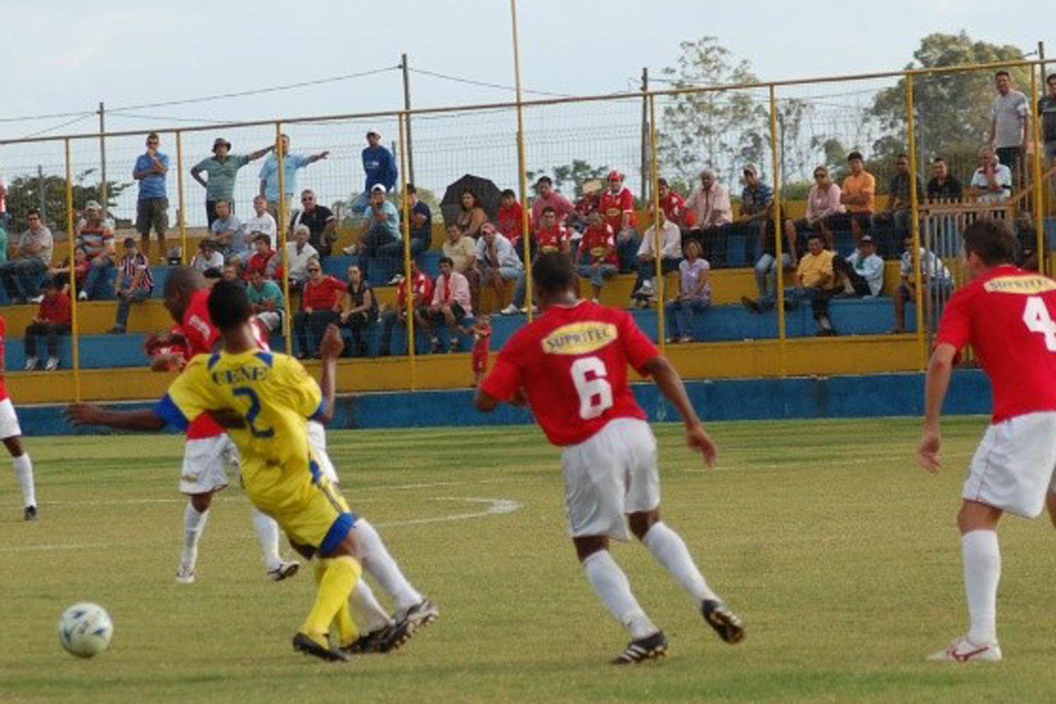 Após derrota em amistoso, Comercial inicia semana com treinos
