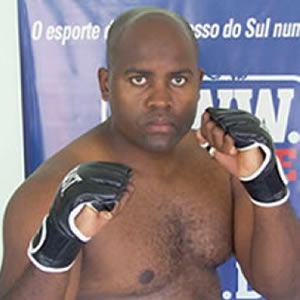 Sérgio Freitas luta no Rio de Janeiro neste domingo e Pulgatti dia 24