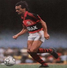 Lateral campeão pelo Flamengo é atração do Super Encontro de Craques no dia 16