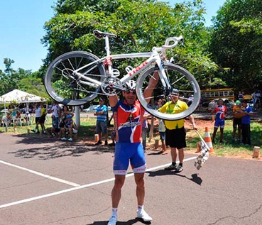 Atleta da Capital vence categoria open do Estadual de Resistência