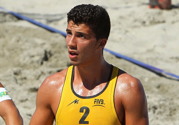Sul-mato-grossense Saymon estreia com vitória no Mundial Sub-21 de Vôlei de Praia