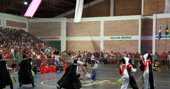 Apresentações culturais marcam abertura dos Jogos Escolares de Camapuã