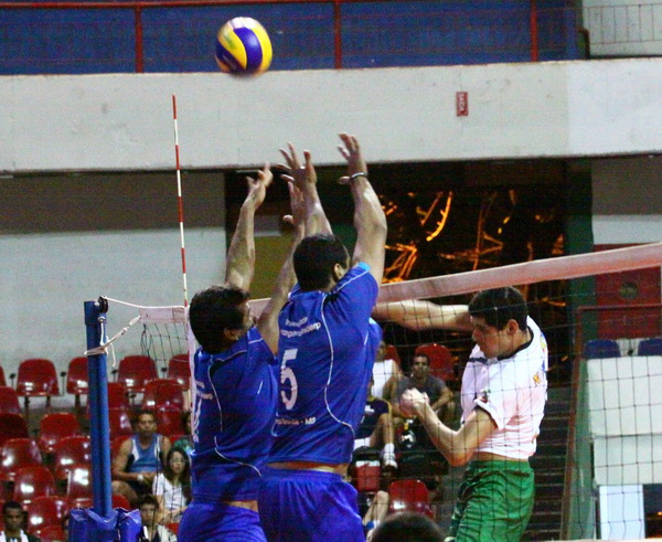 Anhanguera vence adulto masculino da terceira Copa Pantanal de Vôlei