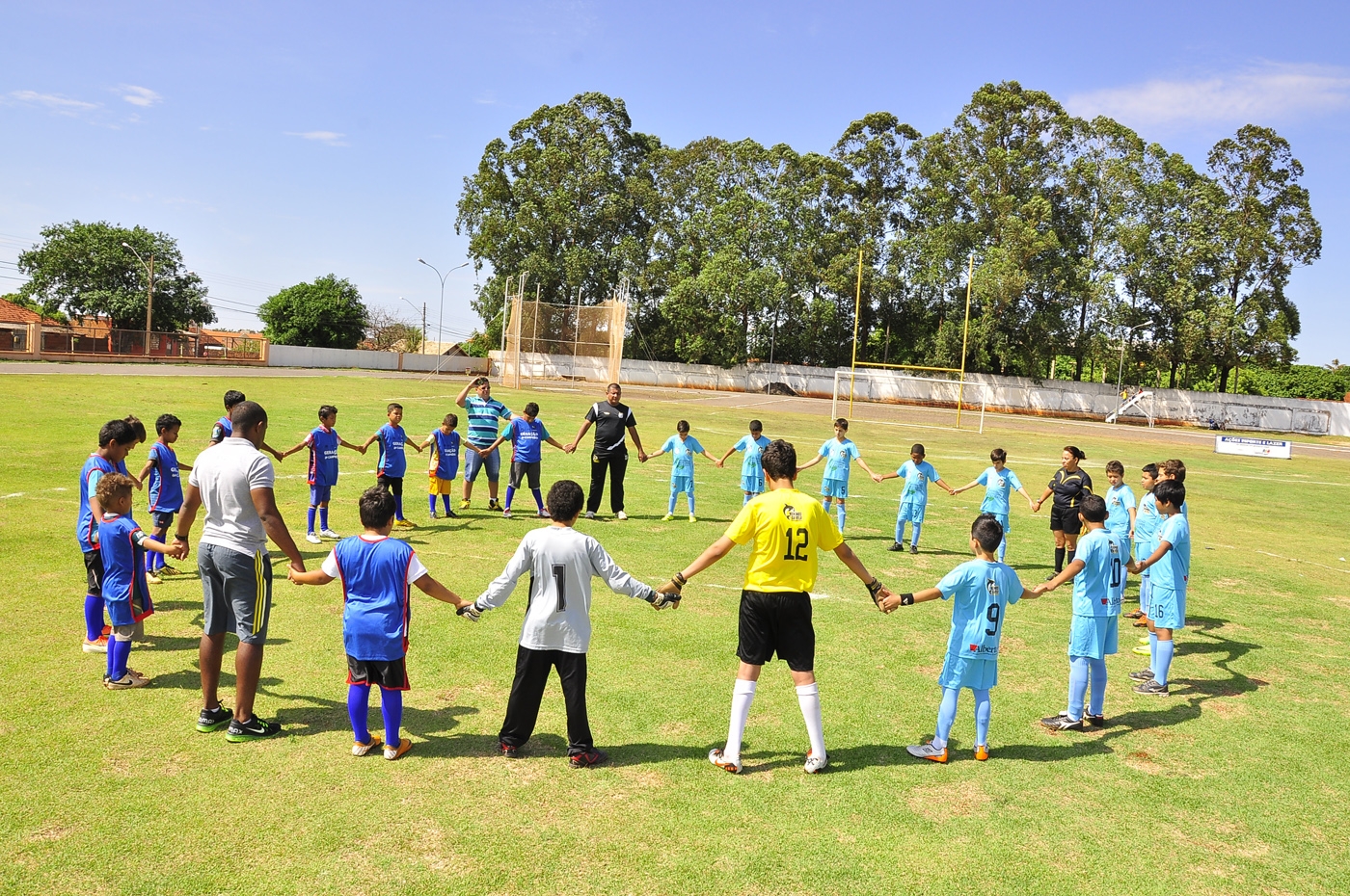 Dia das Crianças na Vila Nasser é marcado por partidas de futebol