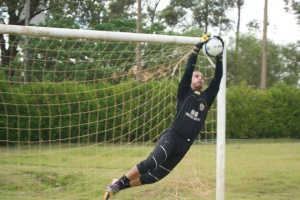 Trabalho é o caminho para superar a desconfiança, diz goleiro do Sete