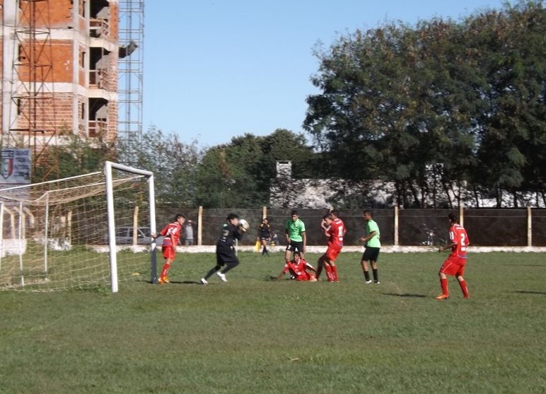 Goleadas marcam abertura do SUB 15 da LEDA