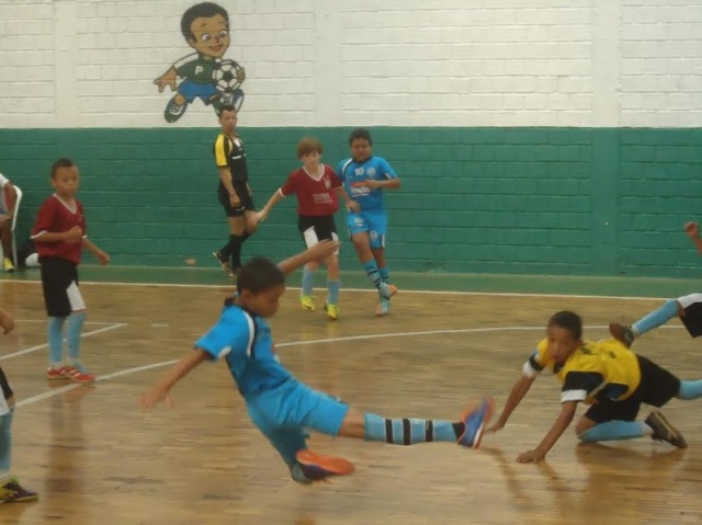 Copa Pelezinho de futsal terá seis jogos neste sábado