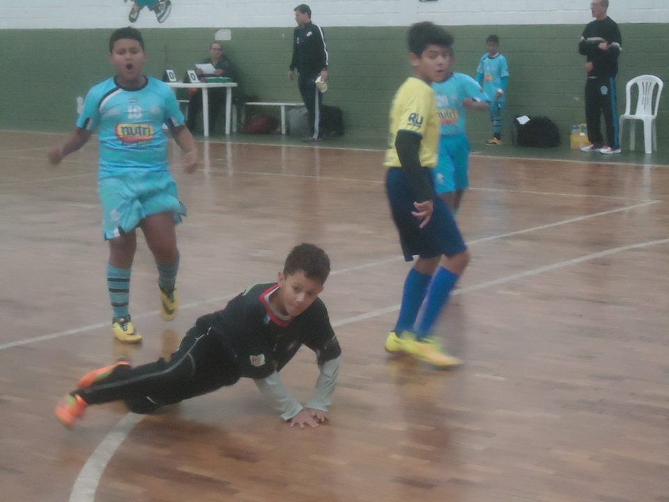 Com equipes de Terenos e Rochedo em quadra, Copa Pelezinho segue neste sábado