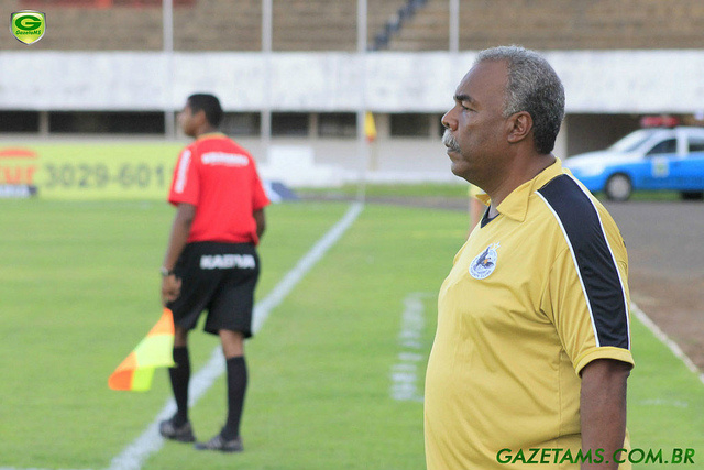 Misto troca Nei César por João Marçal após duas derrotas