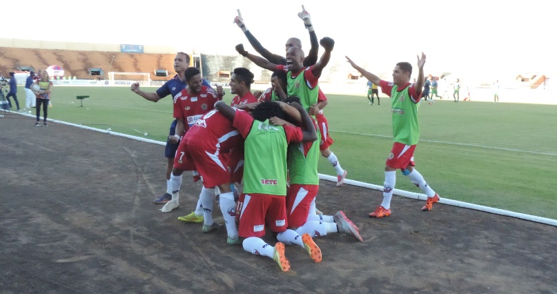 Sete vence Comercial a abre vantagem na final do Estadual
