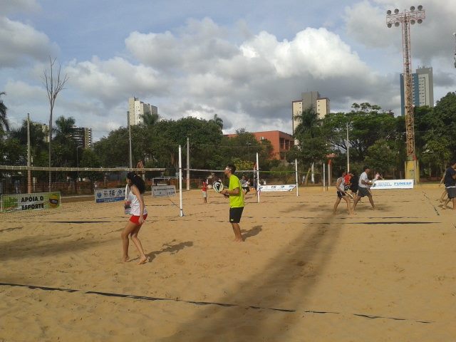 Federação e Sindjus inauguram novo point de beach tennis em Campo Grande