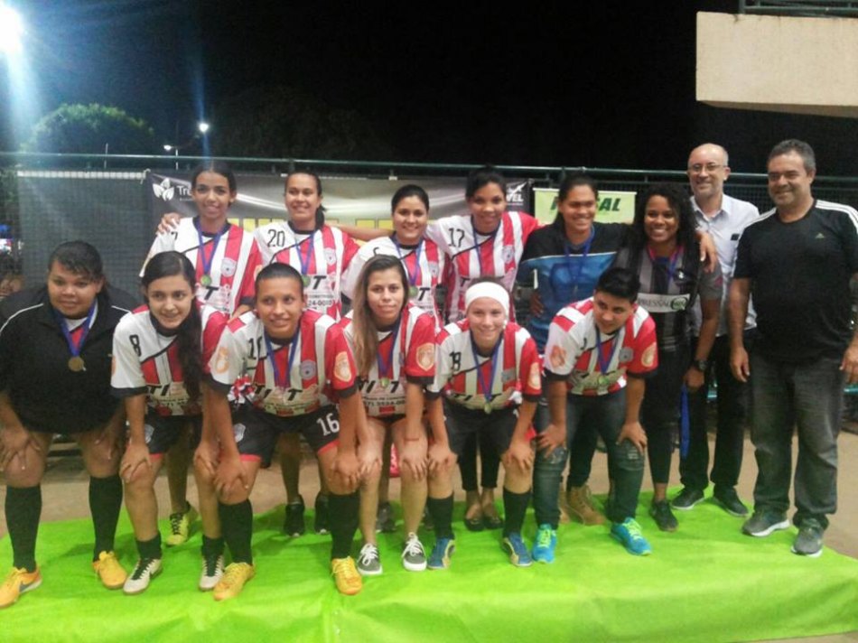 C.R.E. conquista o Campeonato de Futsal Feminino em Três Lagoas