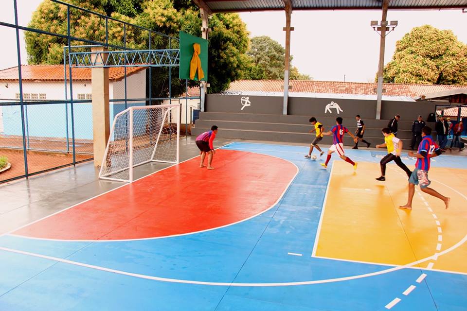 Campeonato marca reinauguração de quadra em Rochedinho