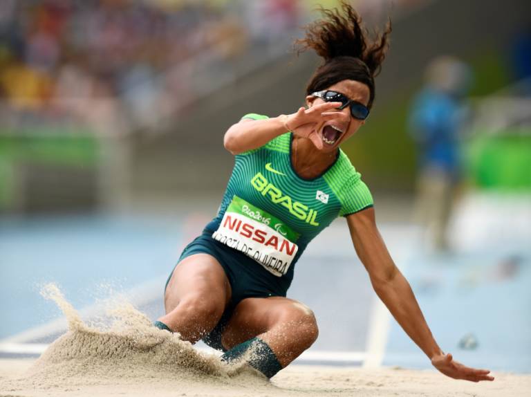 Rio 2016: Silvânia Costa leva ouro no salto em distância