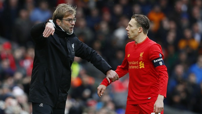 Gremio faz sondagem por Lucas Leiva, mas negócio não evolui