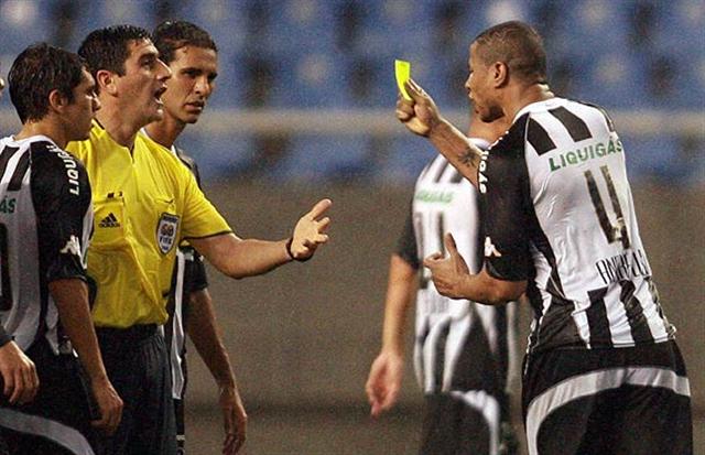 Sete de Dourados confirma acerto do zagueiro André Luis