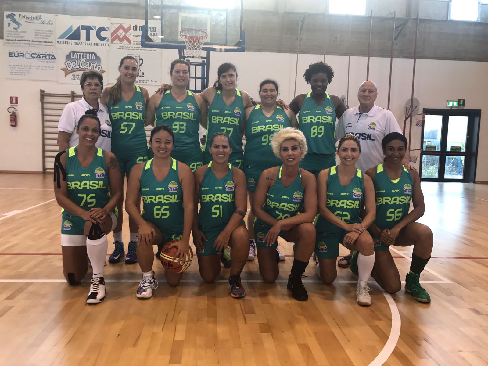 Com atleta de MS, Brasil atropela na estreia do Mundial Máster