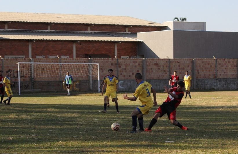 Copa Cachoeirinha de futebol amador começou neste domingo