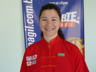 Juliana Justino é destaque internacional no kung-fu