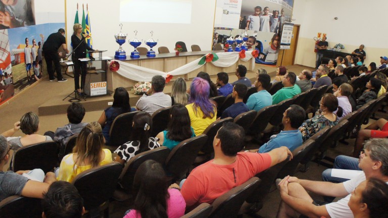 Do esporte a arte, projetos beneficiam mais de 15 mil alunos
