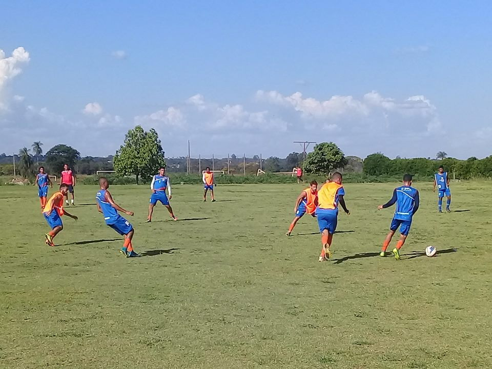 Sete anuncia reforços e busca amistoso no final de semana