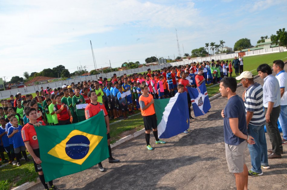 Campeonato de futebol de base começa sábado no “Madrugadão”