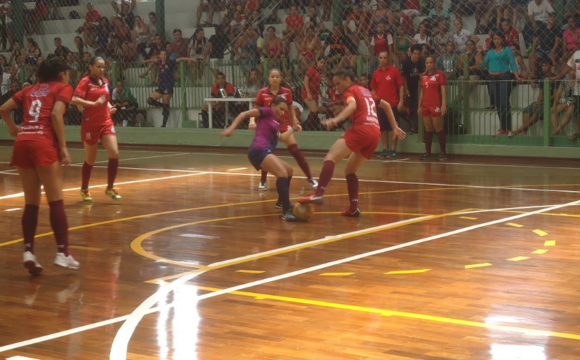 Copa Pelezinho é aberta com goleada e jogos equilibrados