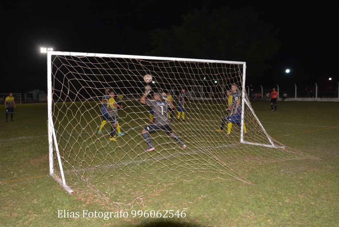 Copa Vange de Futebol Suíço começa com 18 gols