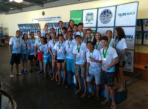 Equipe de natação da Funec conquista 51 medalhas em circuito