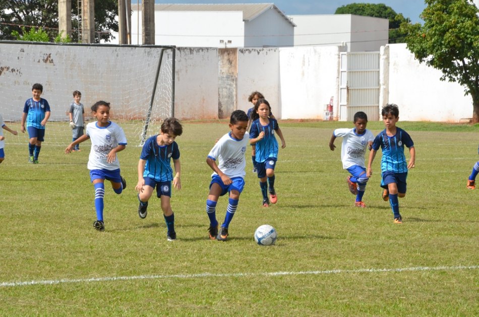 Paranapungá e Bela Vista faturam o Municipal de Base 