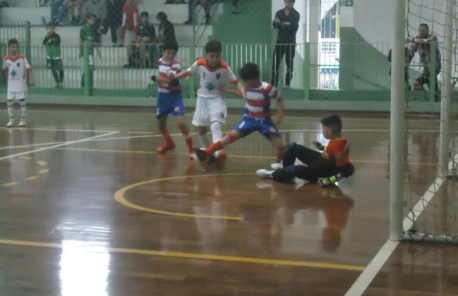 27ª Copa Pelezinho de Futsal é aberta com média superior a seis gols por jogo