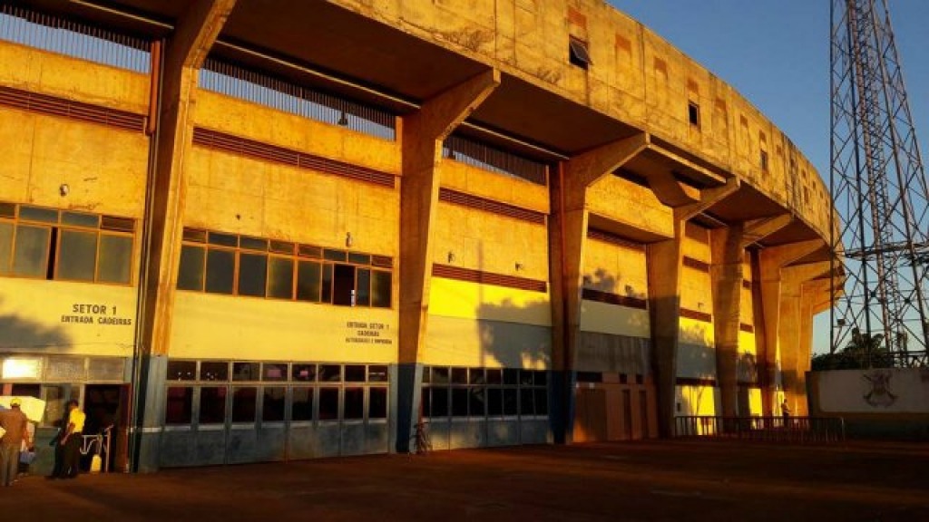 Federação estuda cancelar o Estadual Série B e chama clubes