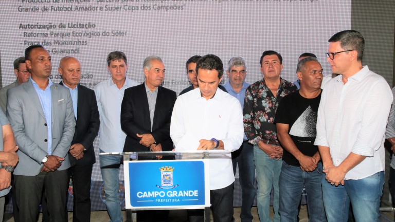 Prefeitura lança calendário esportivo com 49 projetos e obras