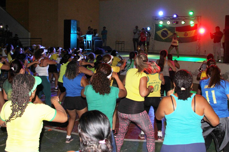 Com aula de dança Brasil-Bolívia, Corumbá celebra dia da atividade física