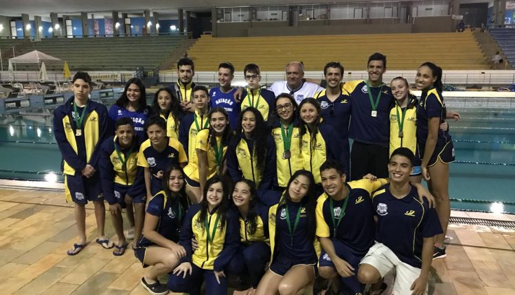 Rádio Clube fica em quarto lugar no Centro-Oeste de Natação