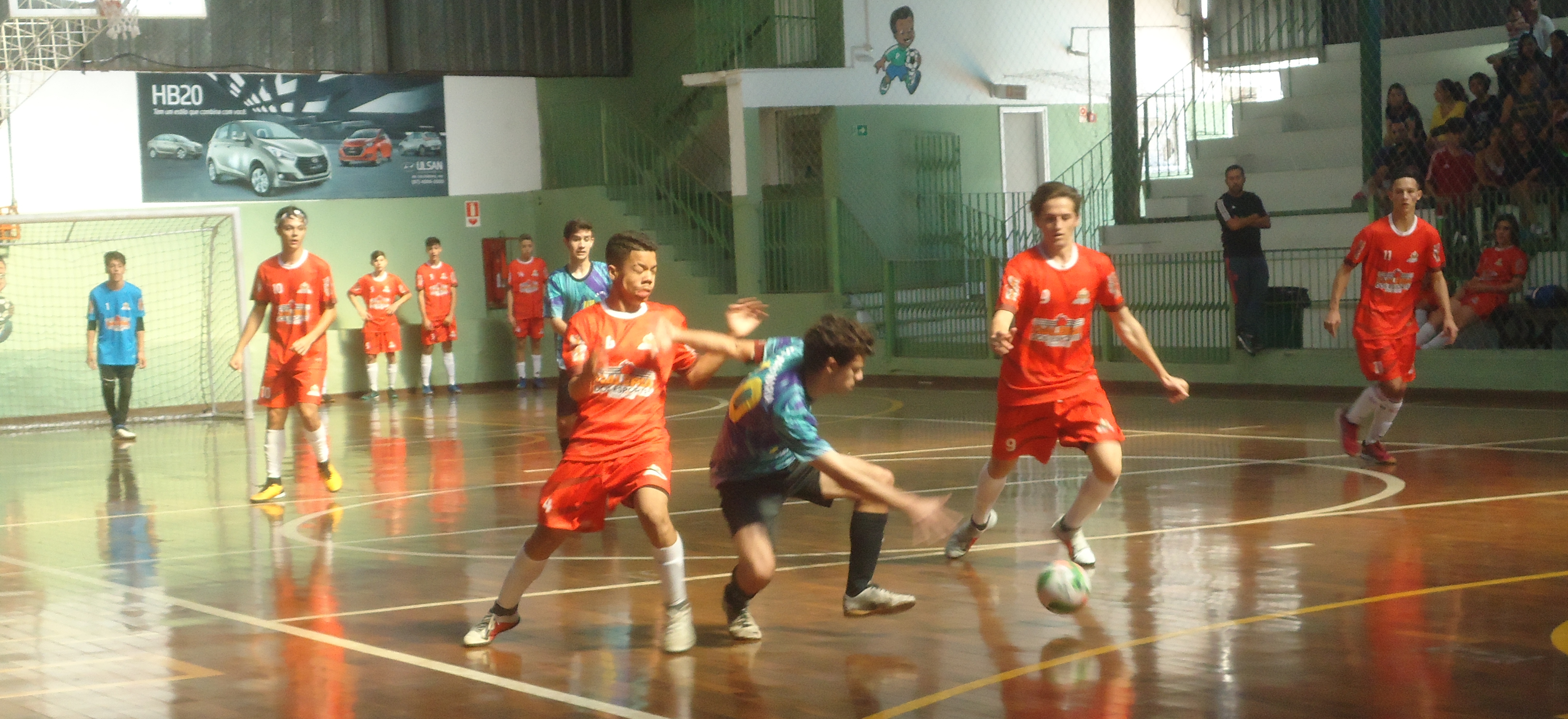 Copa Pelezinho Ensino Médio conhece semifinalistas no domingo