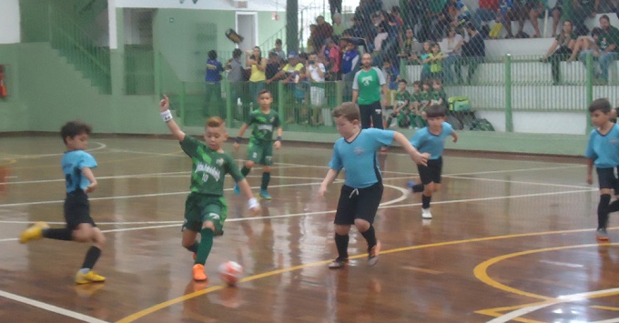28ª Edição da Copa Pelezinho começa com show de gols