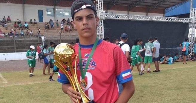 Atleta de Vicentina viaja pra testes na Chapecoense