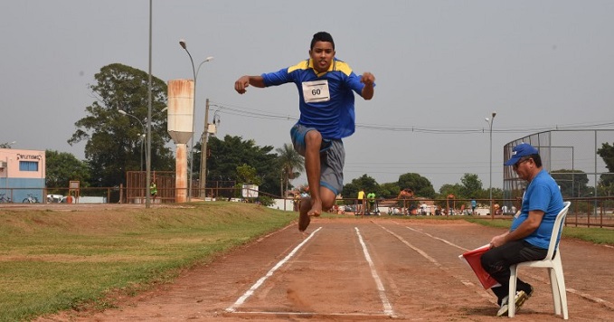 Competições de atletismo do Jeres reúnem 300 alunos
