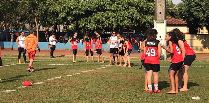 Materiais esportivos são entregues em Campo Grande pela Funesp 