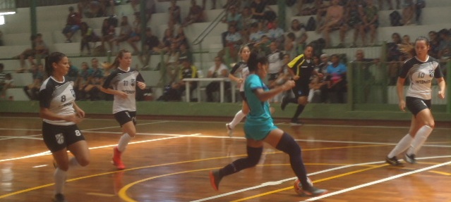 Quatro jogos são realizados em segunda rodada da Copa Pelezinho Feminino