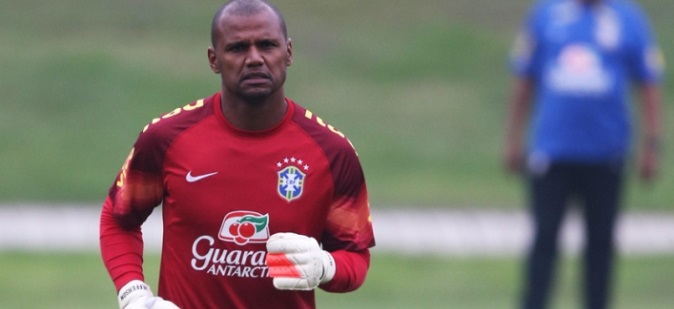 Ex-goleiro Jefferson leiloa camisa da Copa do Mundo de 2014