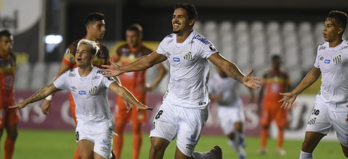 Santos tenta explicar corte de 70% do salário de jogadores