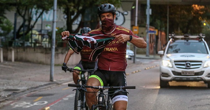 Fred pedala 600 km e chega ao Fluminense