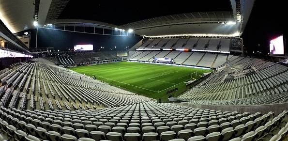 Corinthians apresenta naming rights do estádio à meia noite