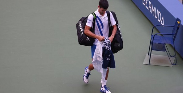 Djokovic é punido no US Open, após acertar bolinha em juíza