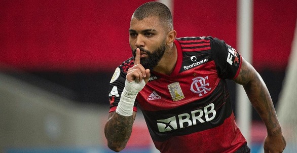 Gabigol sai de campo irritado após vitória contra Fortaleza