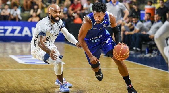 Leandrinho anuncia aposentadoria das quadras e será assistente do GSW