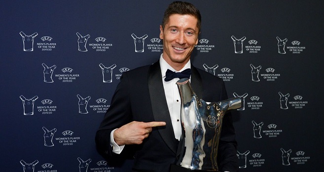 Lewandowski conquista prêmio de melhor da temporada da Uefa