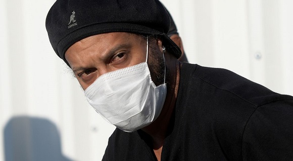 Ronaldinho Gaúcho testa positivo para Covid-19